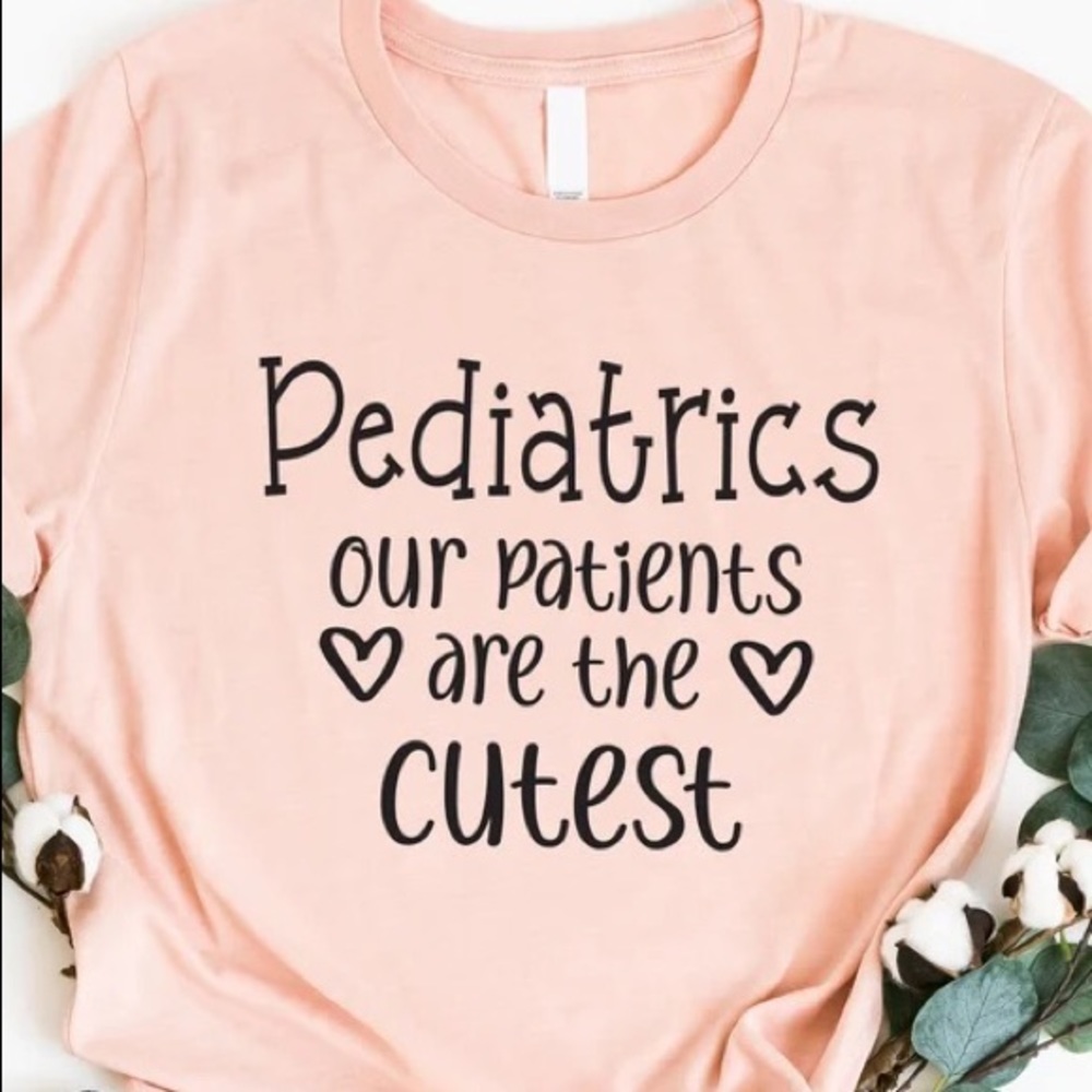 - Cute 🥰 Nurse 👩‍⚕️ Women 👕 t-shirt